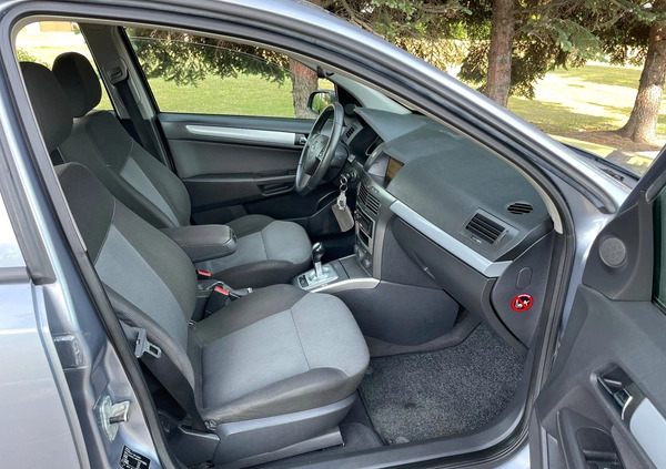 Opel Astra cena 14000 przebieg: 199080, rok produkcji 2004 z Kłecko małe 92